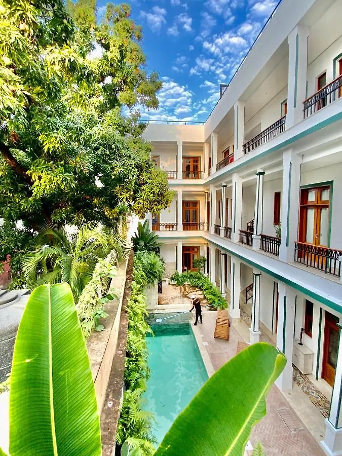 Boutique Hotel Casa Grande contacts